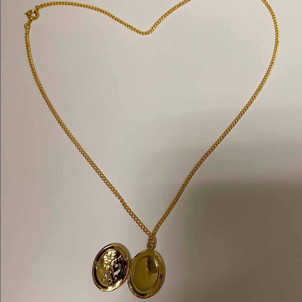 Locket - Picture 4 of 4